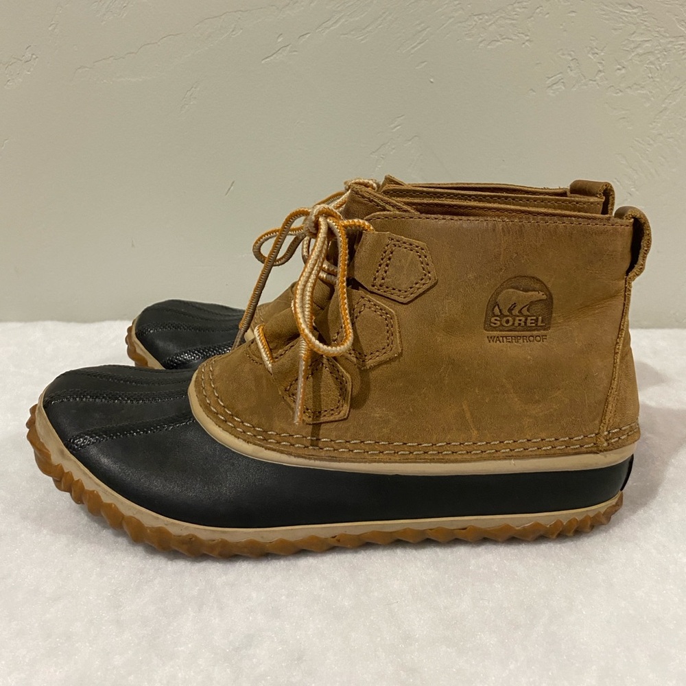 SOREL Women’s Out 'n About Duck Boots Tan/Black Waterproof Lace Up US Size 8